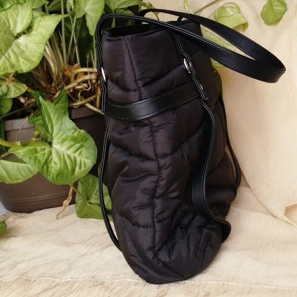 🆕Avon Nylon Tote with PVC Trim - Picture 4 of 6